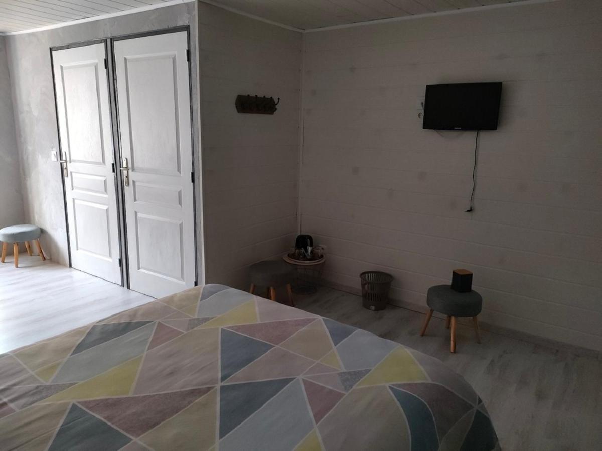 Hotel Les Remparts Nozeroy Екстериор снимка